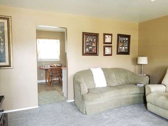 5th image of 324 Holmes Dr