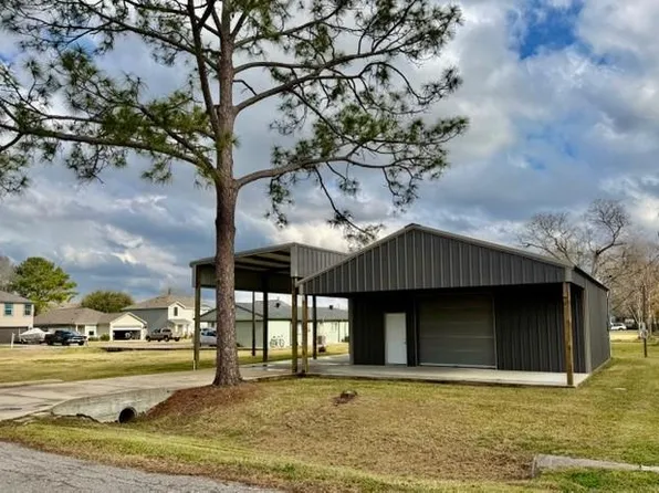 5903 4th St, Danbury, TX 77534