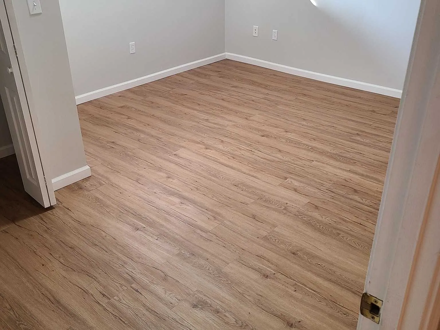 5 bed, $5,100 — Photo 2