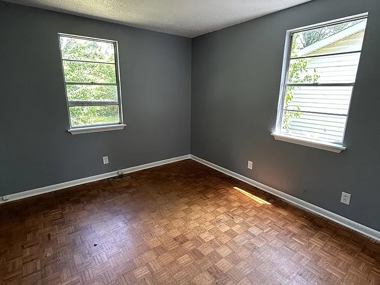 570 Sally Ann Dr — Photo 6