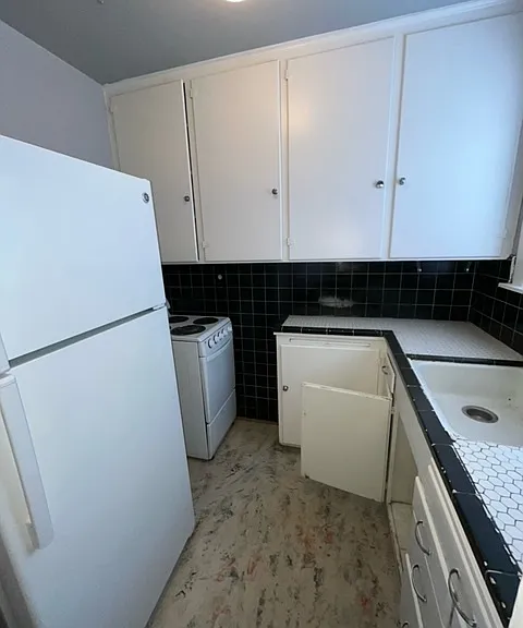 435 NE Oak St #4-1-2 — Photo 6