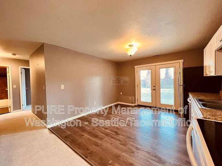 4215 N Vassault St #B — Photo 5