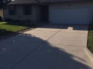 4227 W Somerset Dr, Battlefield, MO 65619
