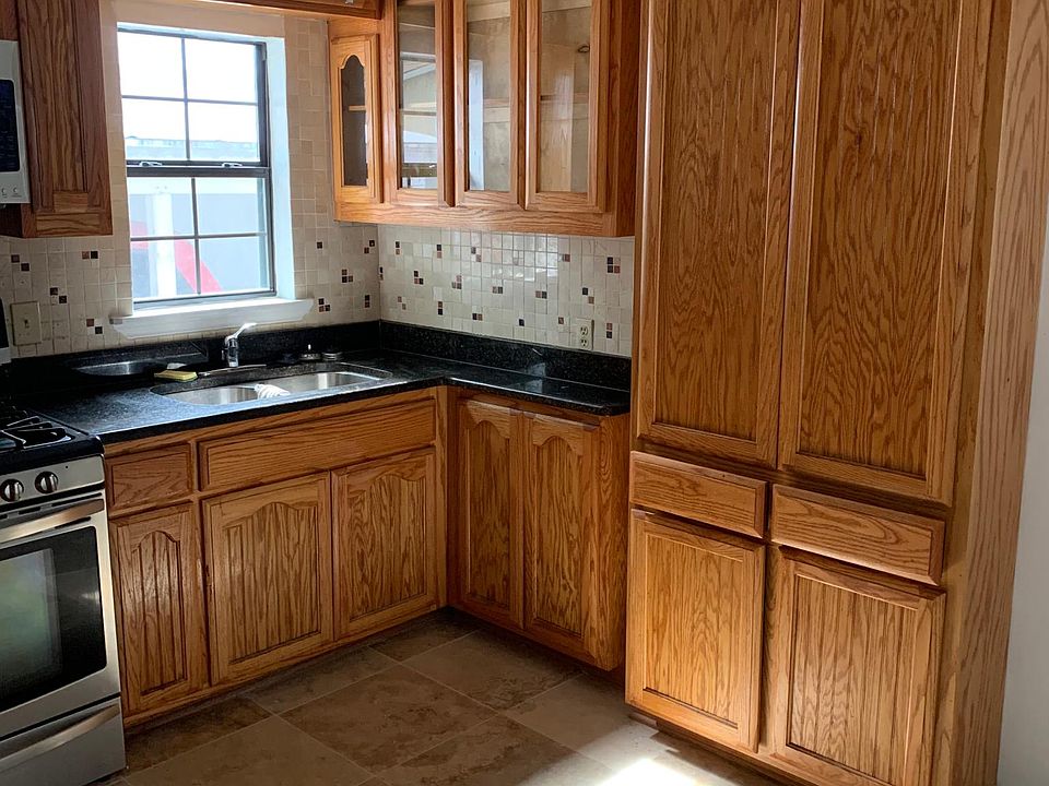 2nd image of 412 Cordelia St