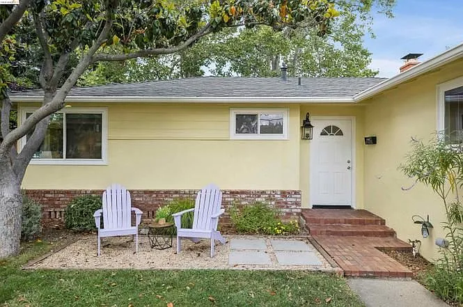1231 Coventry Rd — Photo 2