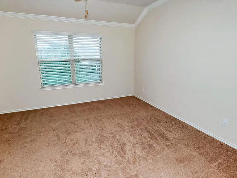 6475 Calgary Woods Ln — Photo 16