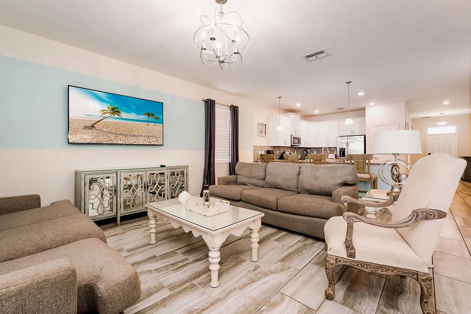9 bed, 5.0 bath, 3907 sqft, $6,851 — Photo 1