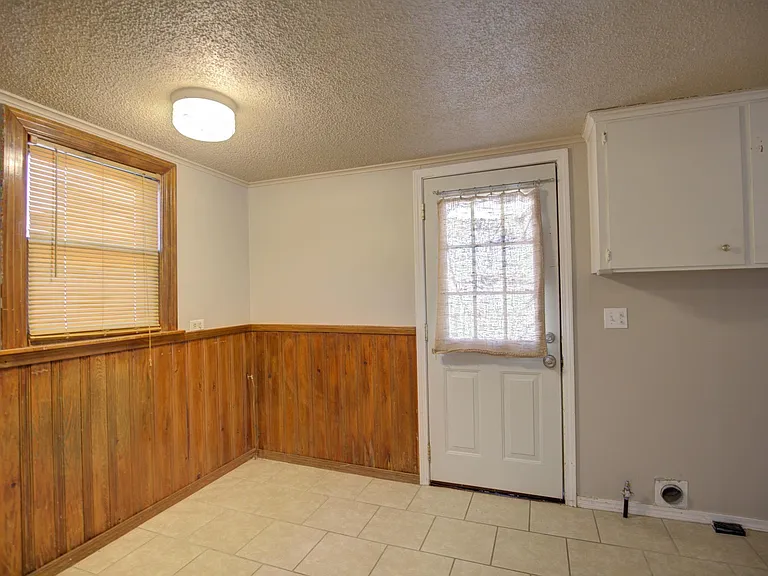 1325 S Delaware Ave — Photo 21