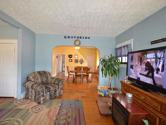 3rd image of 753 Harrison Ave