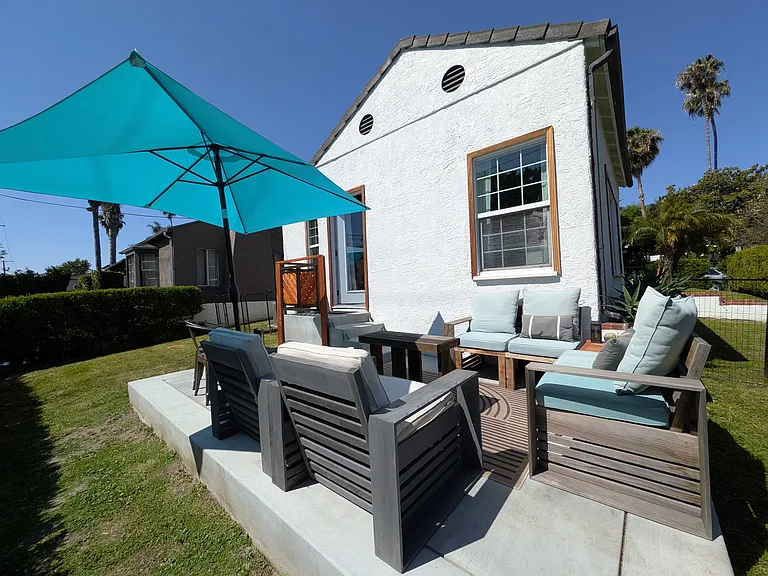 4302 Franklin Ave — Photo 23