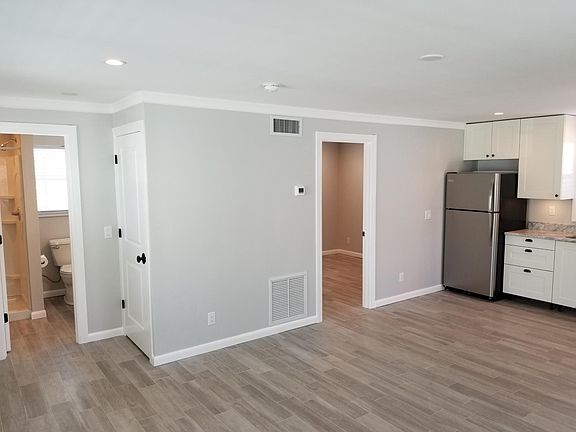3rd image of 530 Avenida Hermosa