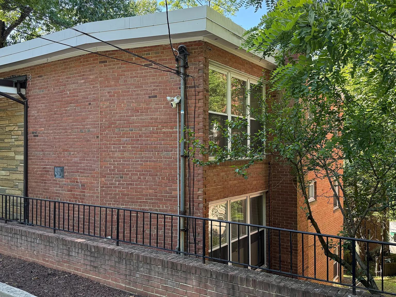 515 Silver Spring Ave — Photo 3