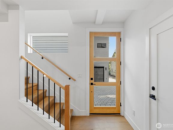 3rd image of 11731 Durland Avenue NE