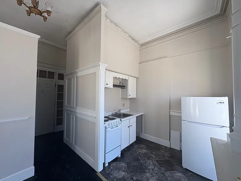 32 Deering St — Photo 8
