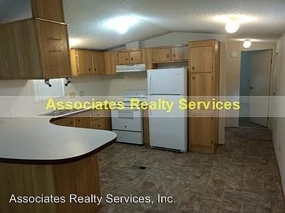 2nd image of 6929 NE 57th St