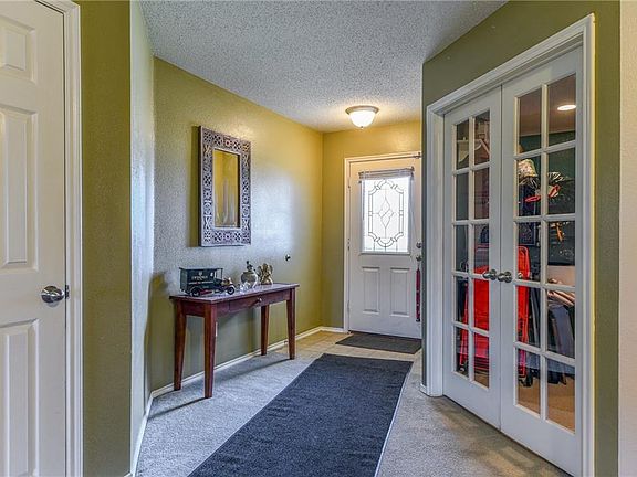 5th image of 2107 Natchez Dr