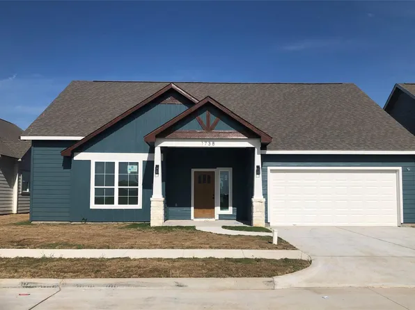 1738 Lantana Ln, El Campo, TX 77437