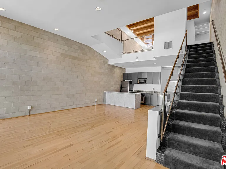 717 N Highland Ave #16 — Photo 15