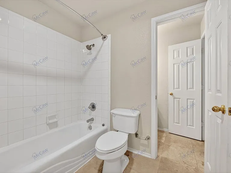 914 Dove Creek Trl — Photo 19
