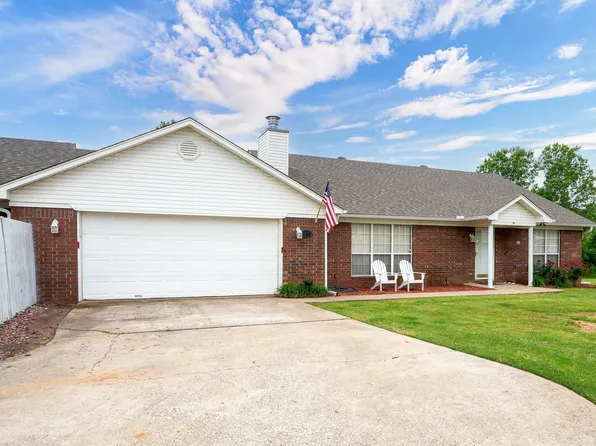 1005 S German Ln, Conway, AR 72034