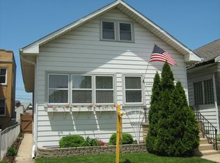 6348 W Huntington St, Chicago, IL 60646