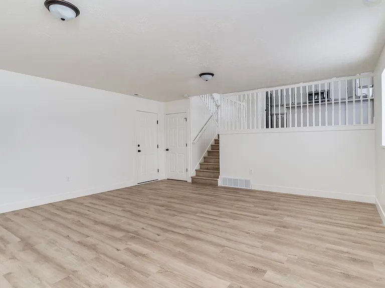 2271 W 1450 N — Photo 11