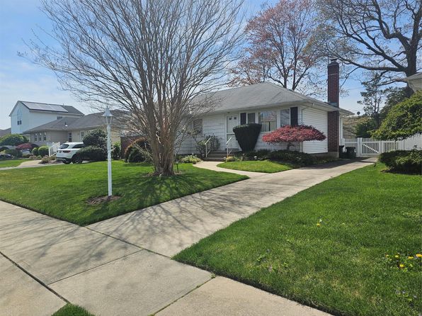 1024 Johnston Avenue, Wantagh, NY 11793