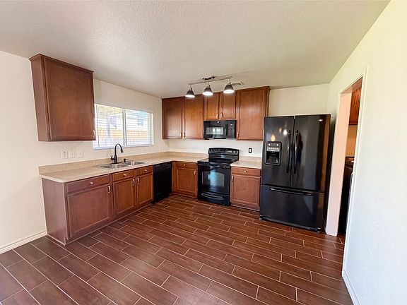 2nd image of 2027 Pine Knot Dr
