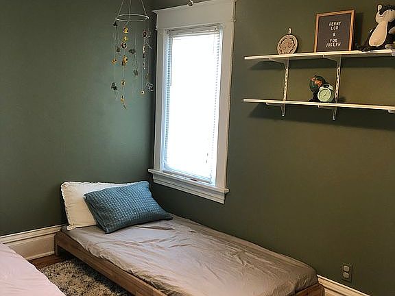 5th image of 1099 Orange Ave E