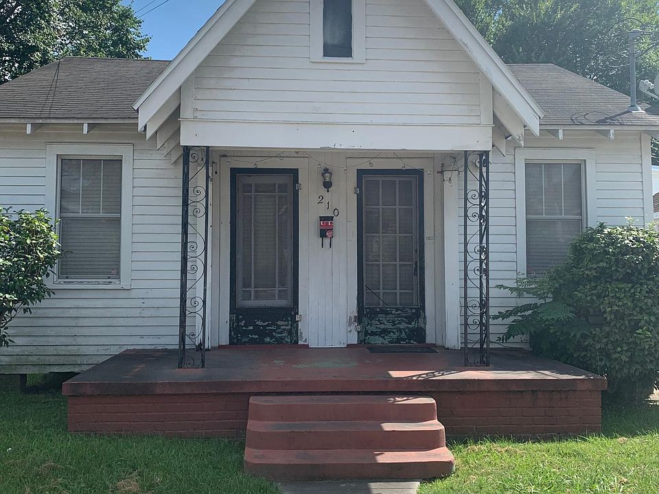 210 Jackson - Front View