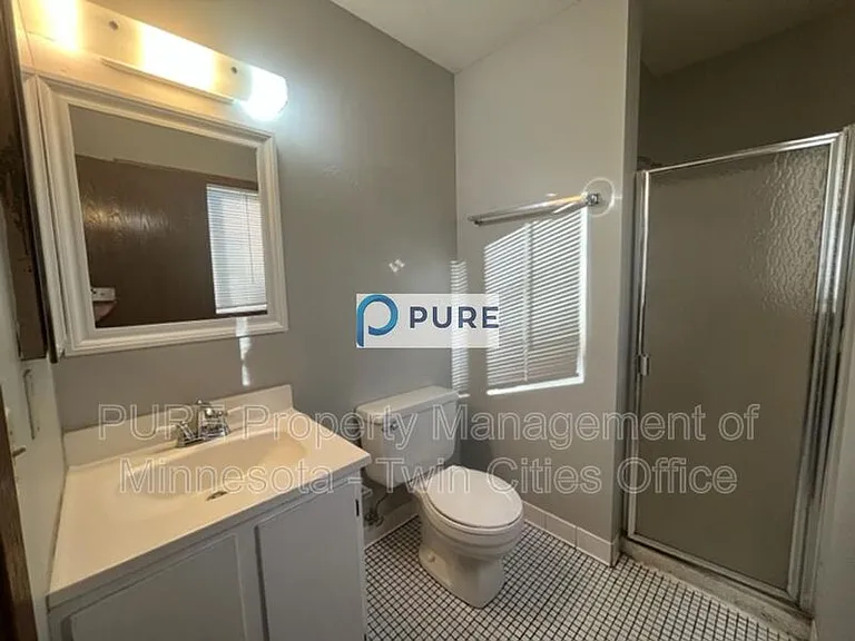 1696 Pleasant St #C — Photo 12