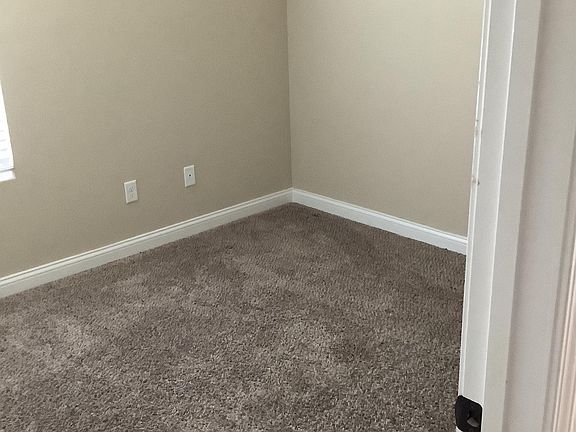 3rd image of 111 Bluegrass Dr