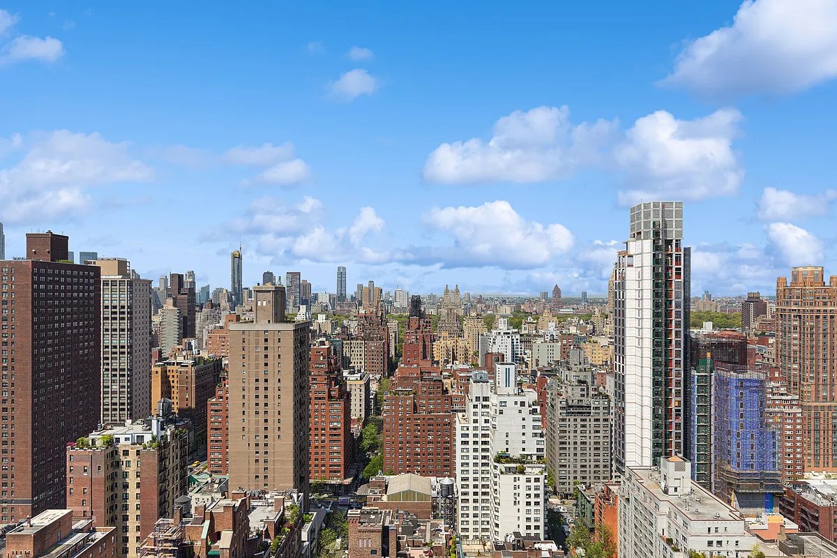 300 East 74th St Unit 35C