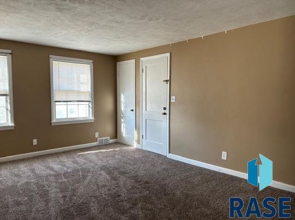 sioux-falls-south-dakota-447160148 picture