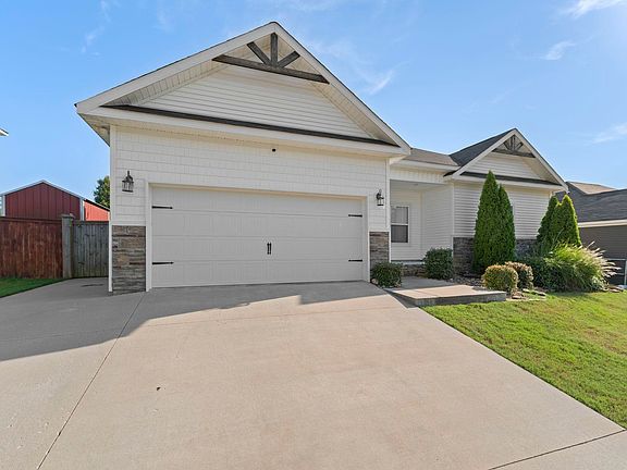 4th image of 313 Kings Ranch Dr