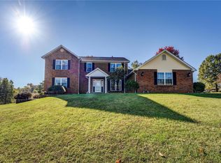 5201 Roanoke Dr, Weldon Spring, MO 63304