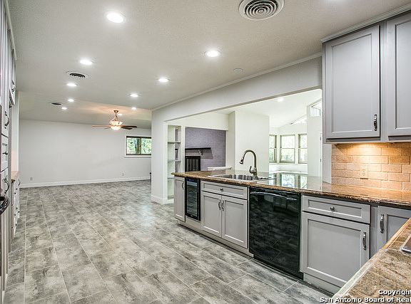 3rd image of 123 Canyon Creek Dr