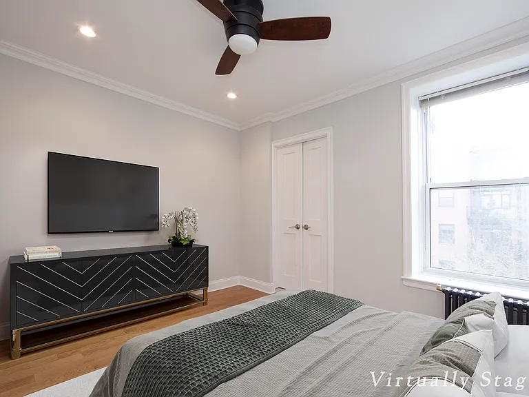 123 3rd Pl #4R — Photo 10