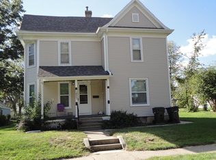 1827 Clay St, Cedar Falls, IA 50613