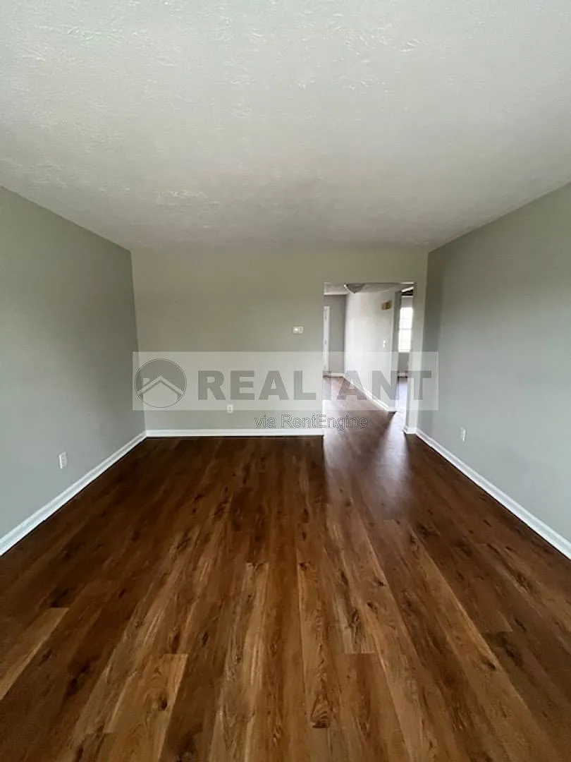 2 bed, 1.5 bath, 1000 sqft, $995 — Photo 3