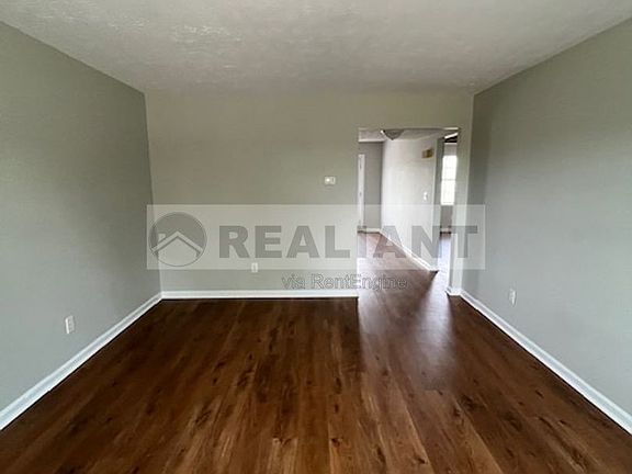 3rd image of 425 Lenney Dr APT 4