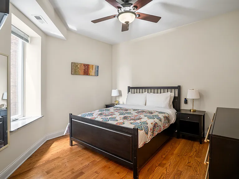 2117 W Irving Park Rd #2R — Photo 2