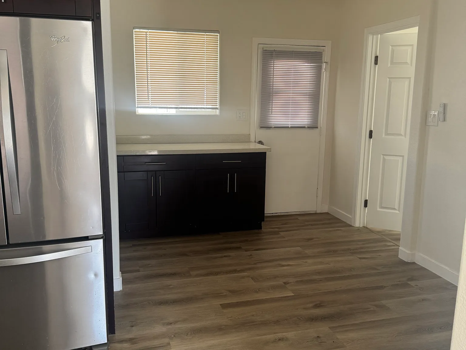 2 bed, 1000 sqft, $2,800 — Photo 3