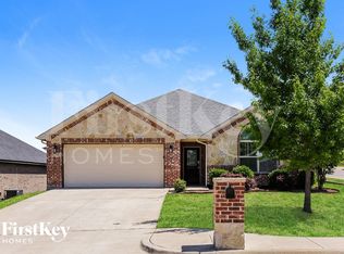 1925 Town Creek Cir, Weatherford, TX 76086
