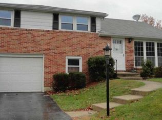 2429 Brookside Ln, York, PA 17402