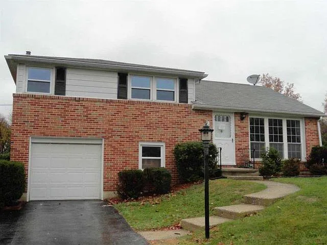 2429 Brookside Ln photo 1