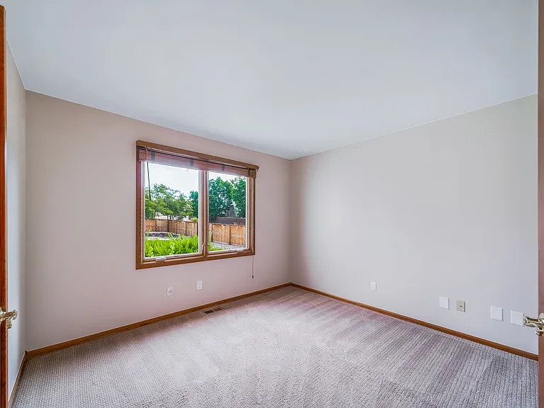 6793 Blackhawk Ct — Photo 25