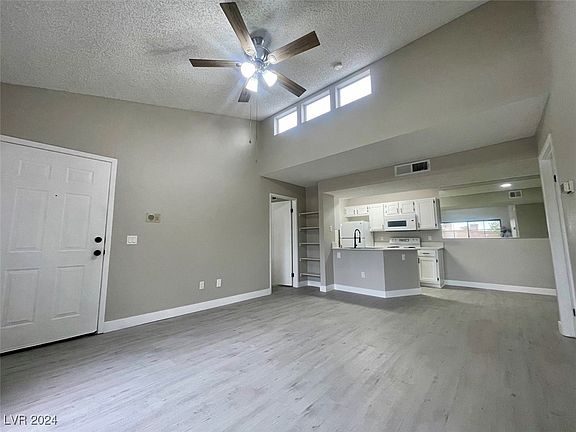 4th image of 5122 S Jones Blvd Unit 208