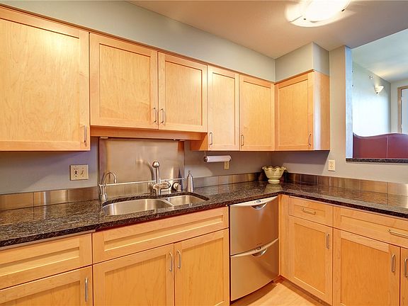 5th image of 2048 13th Ave W APT 7