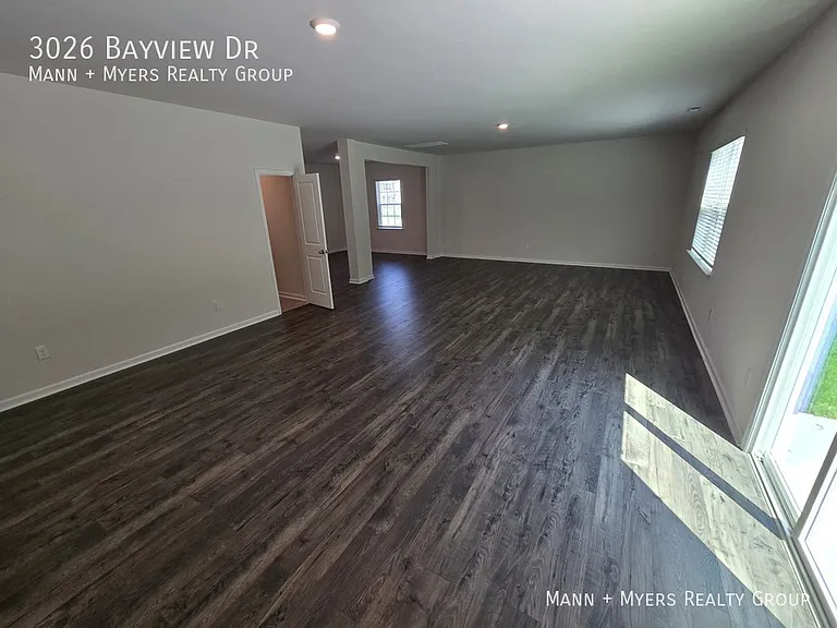 3026 Bayview Dr — Photo 12